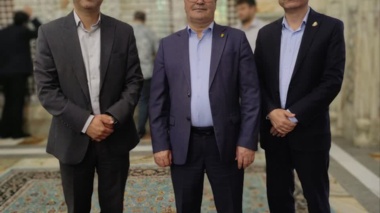 شروع برنامه‌های کاری با توسل به امام مهربانی‌ها در جوار بارگاه ملکوتی حضرت رضا(ع)